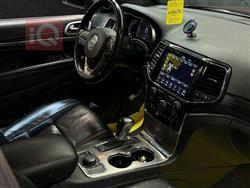 جیپ گراند شیرۆکی